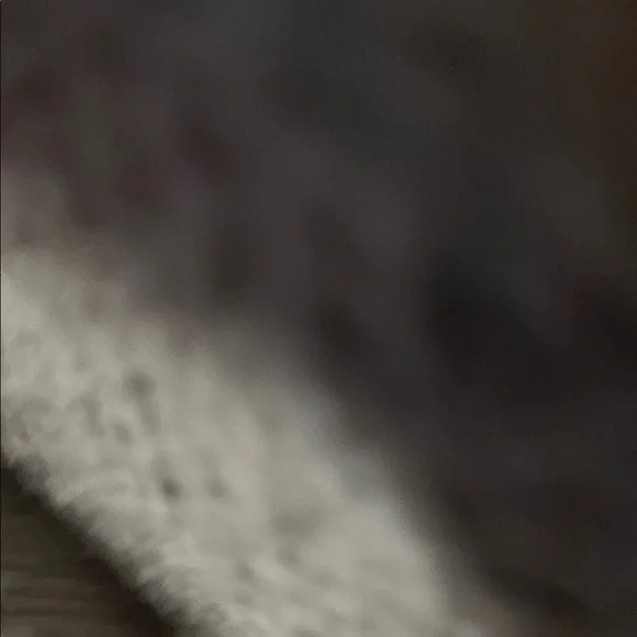 💥*3/$10* Mud Pie Gray and Cream V-Neck Sweater - Picture 6 of 7